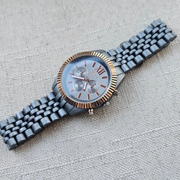 Geneva Women Wristwatch Grey Tone Metal Chain Strap Analog Quartz Watch - Picture 4 of 11